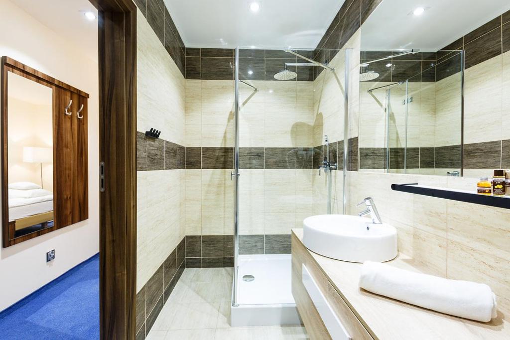 Hotel Sanvit Lake Resort & Spa 오쿠닌카 외부 사진