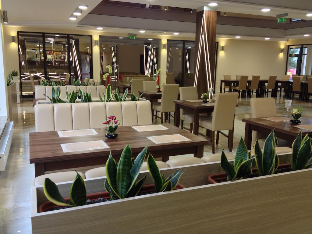 Hotel Sanvit Lake Resort & Spa 오쿠닌카 외부 사진