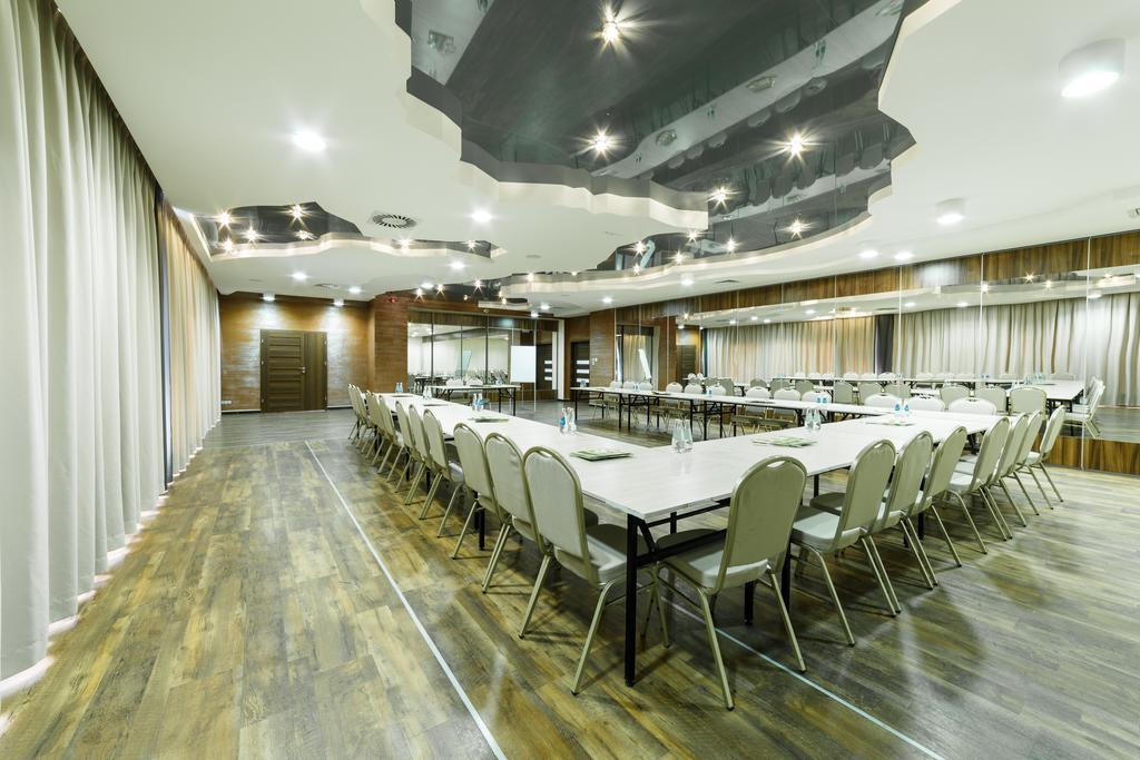 Hotel Sanvit Lake Resort & Spa 오쿠닌카 외부 사진